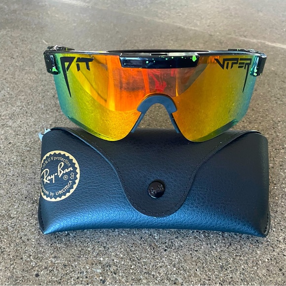 real pit vipers - Picture 2 of 2